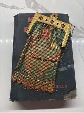 1920s Art Deco enameled mesh purse